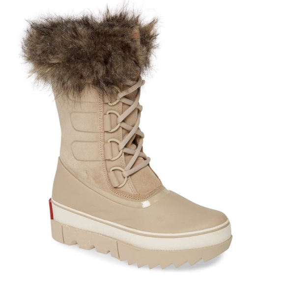Sorel Boots - Picture 1 of 3